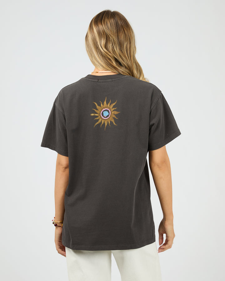 Calamity Sun Relaxed Tee Washed Black