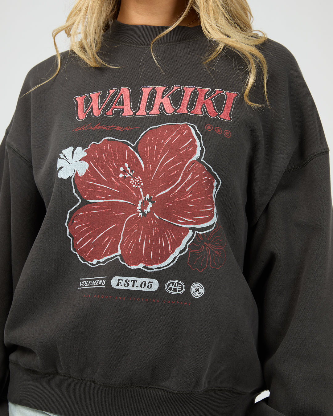 Hibiscus Box Crew Washed Black