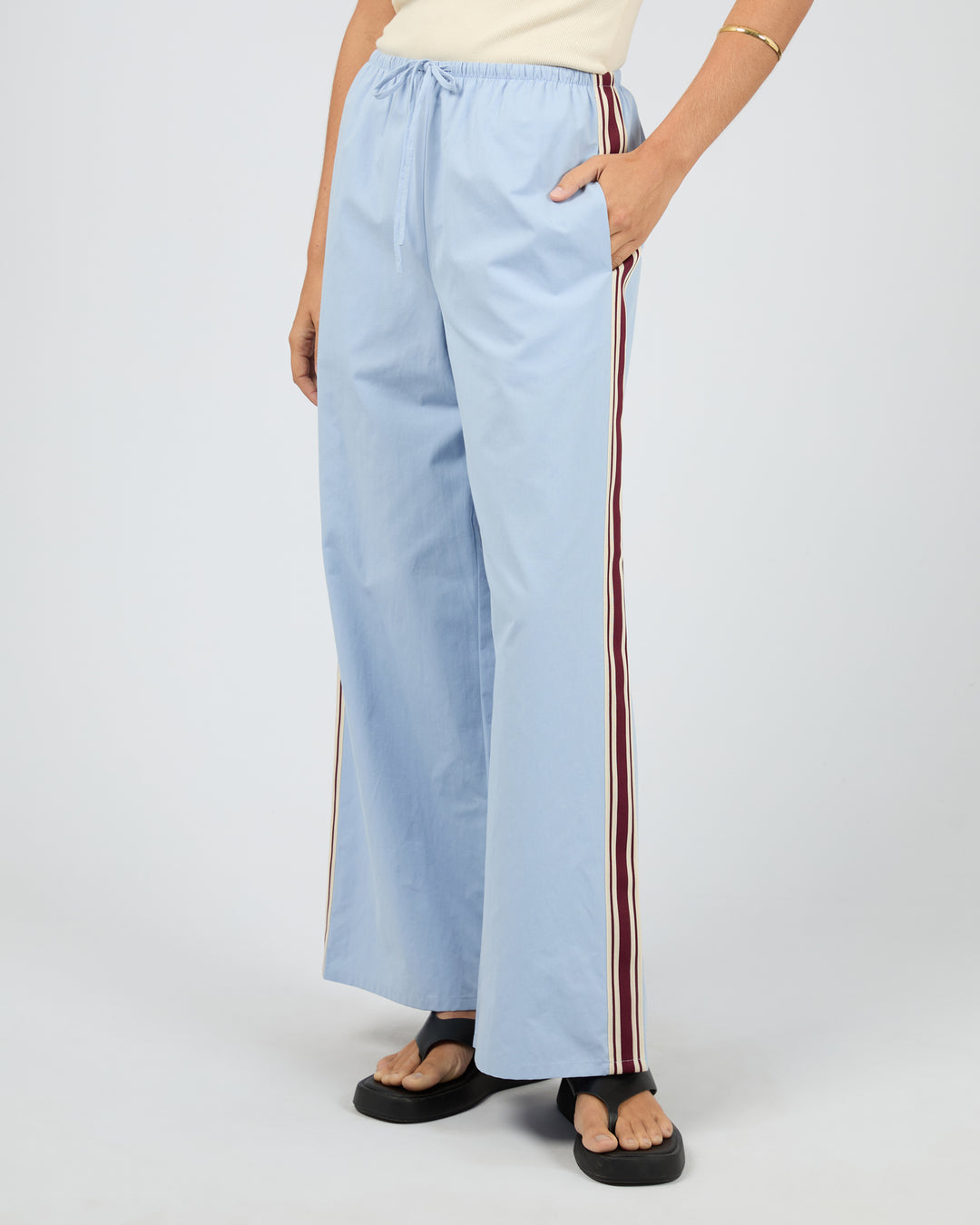 6469009.BLU_1_1766459106000