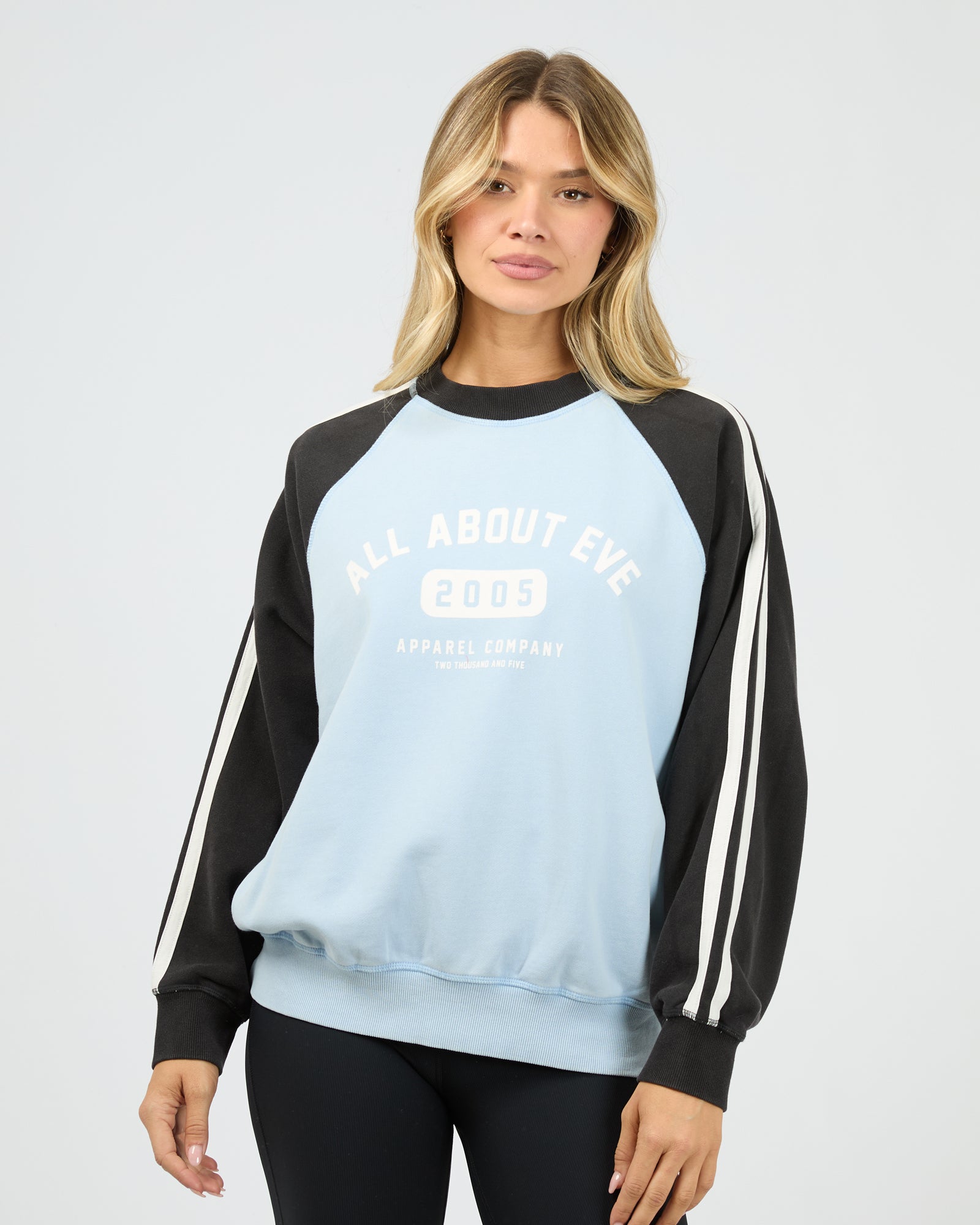 Contrast Club Raglan Crew Blue – All About Eve Clothing