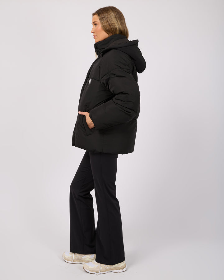 Elevate Puffer Jacket Black