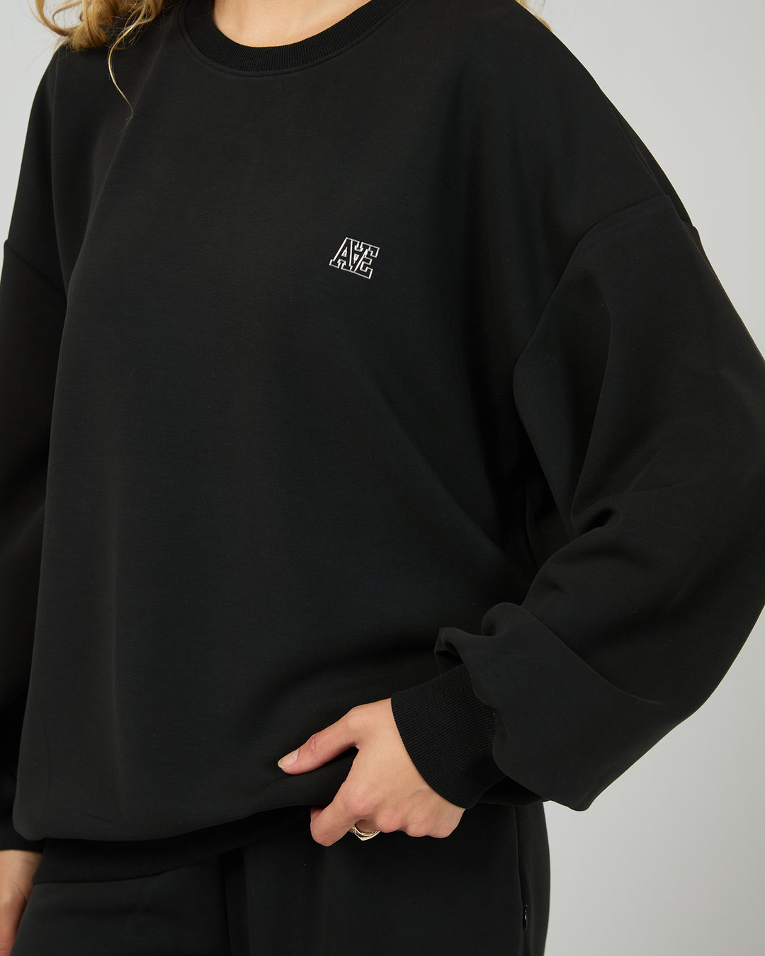 Luxe Active Box Crew Black
