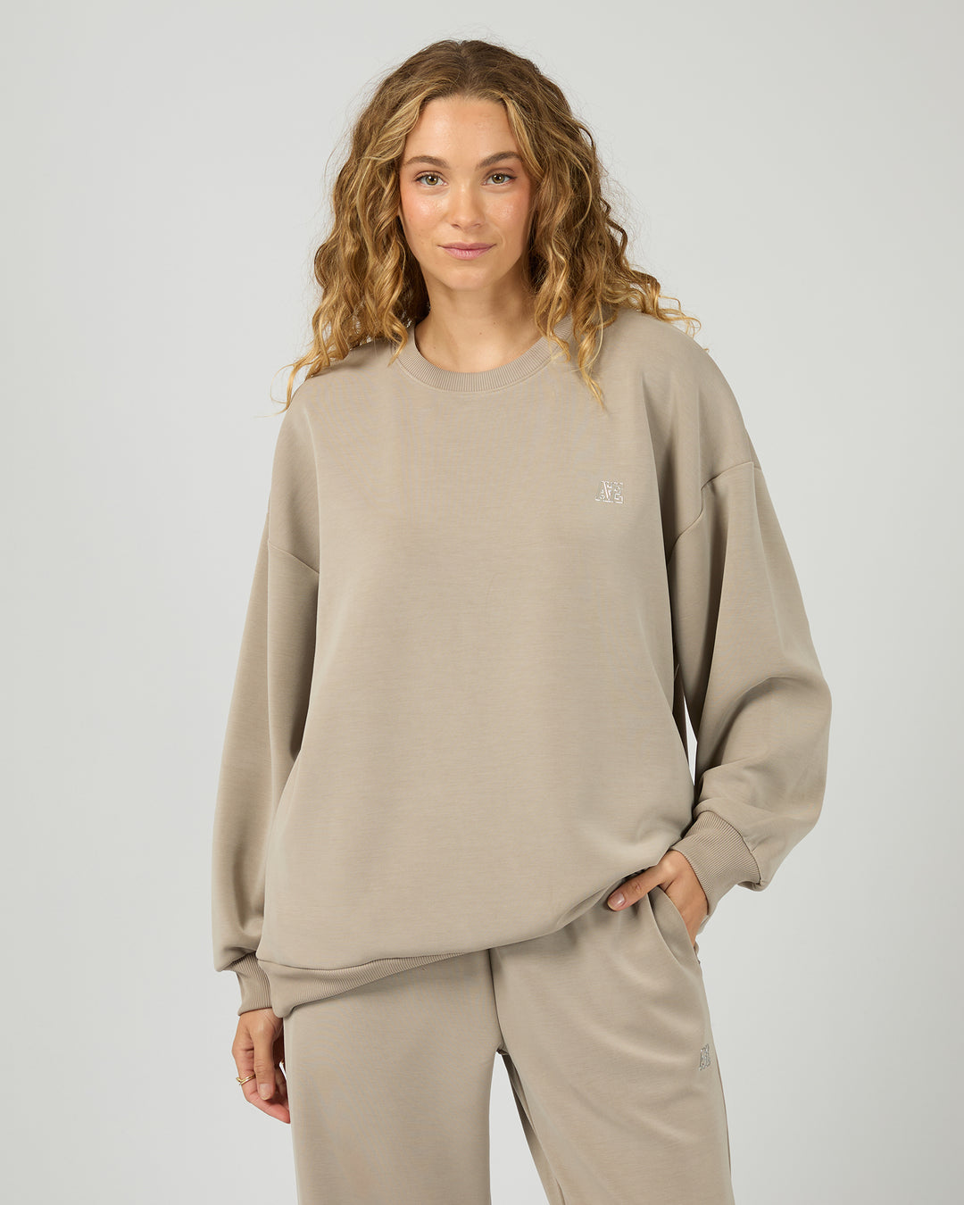 Luxe Active Box Crew Stone
