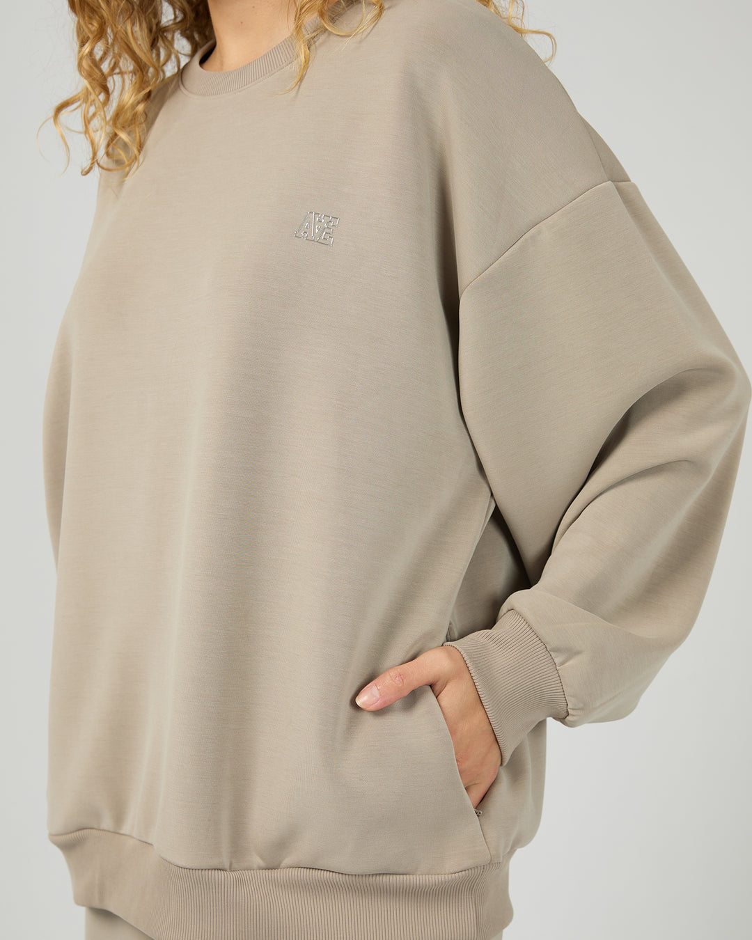 Luxe Active Box Crew Stone