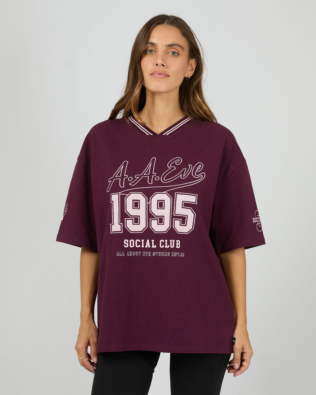 Ninety Five V-Neck Tee Wine