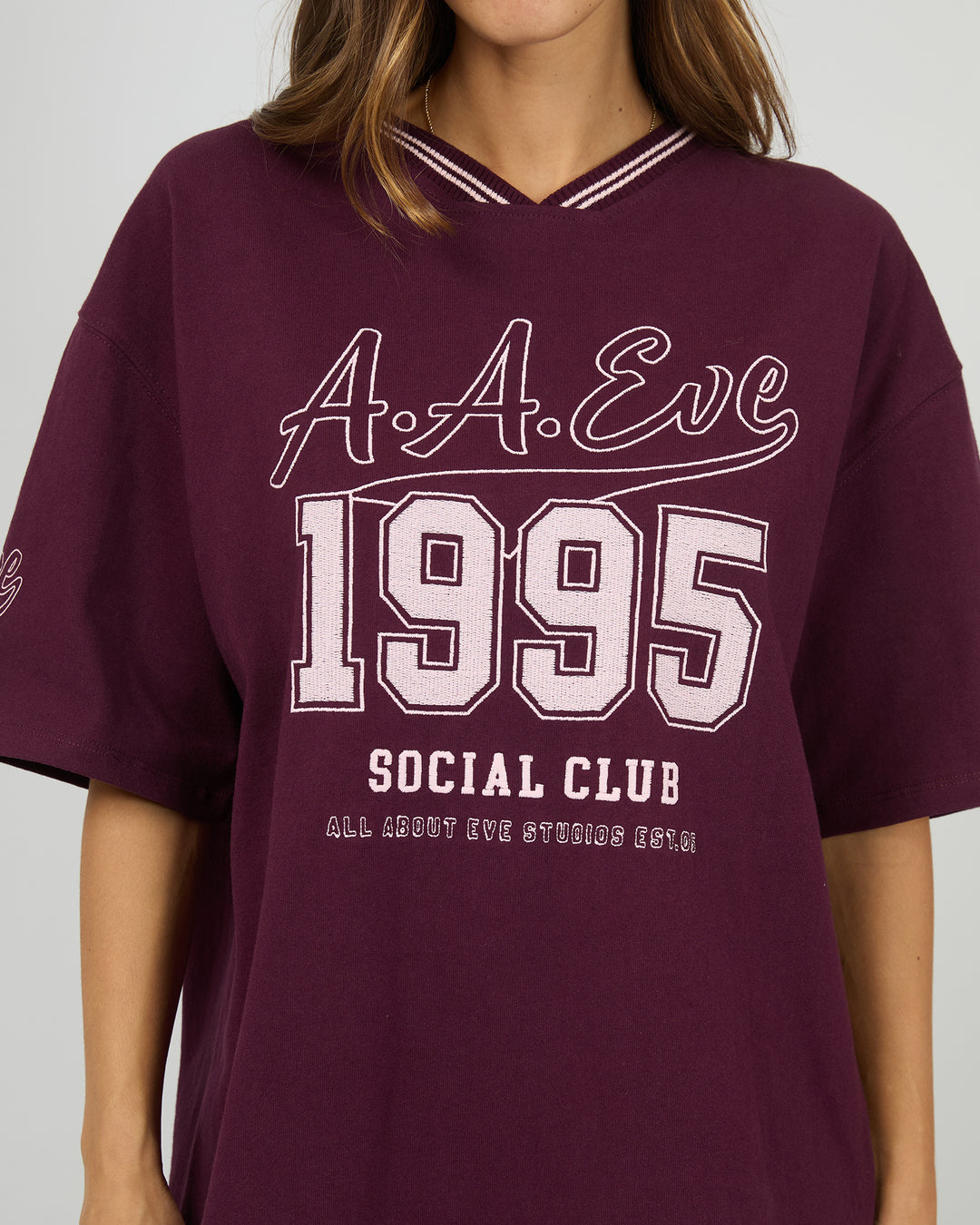 Ninety Five V-Neck Tee Wine