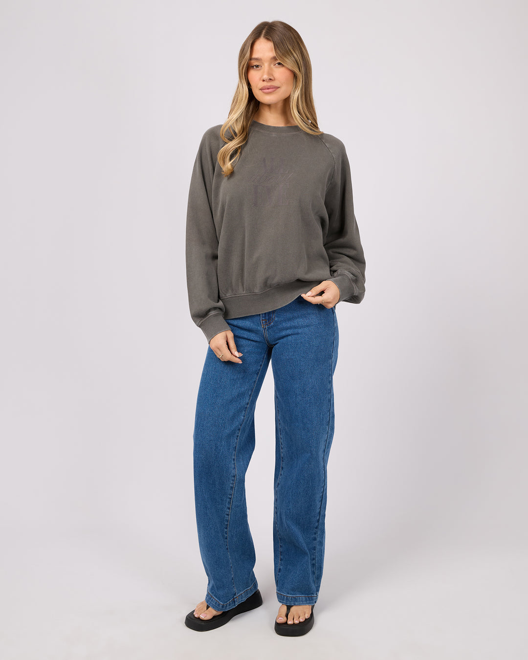 Flynn Washed Box Raglan Crew Charcoal