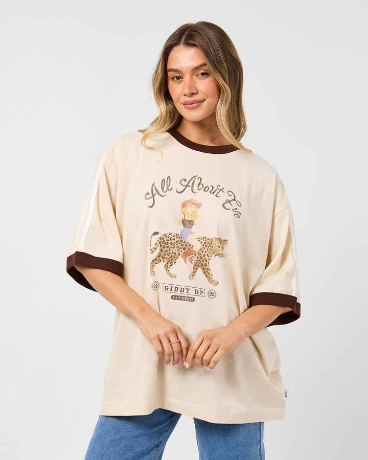Run Wild Oversized Tee Vanilla