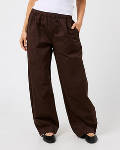Margo Barrel Pant Chocolate