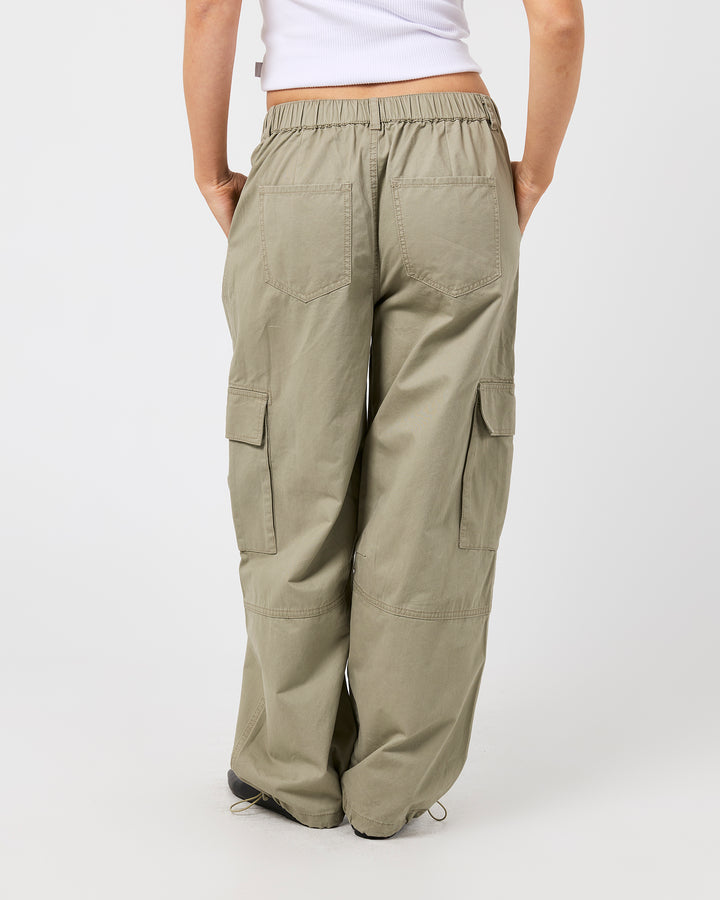 Leo Cargo Pant Khaki