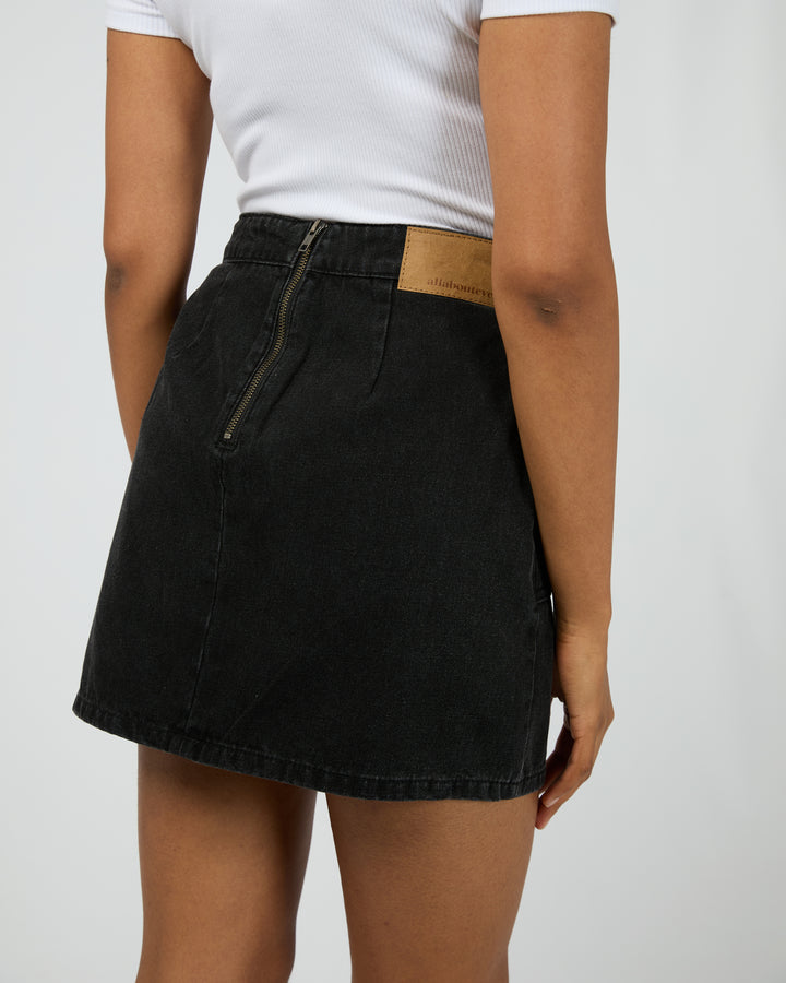 Becca Skirt Washed Black