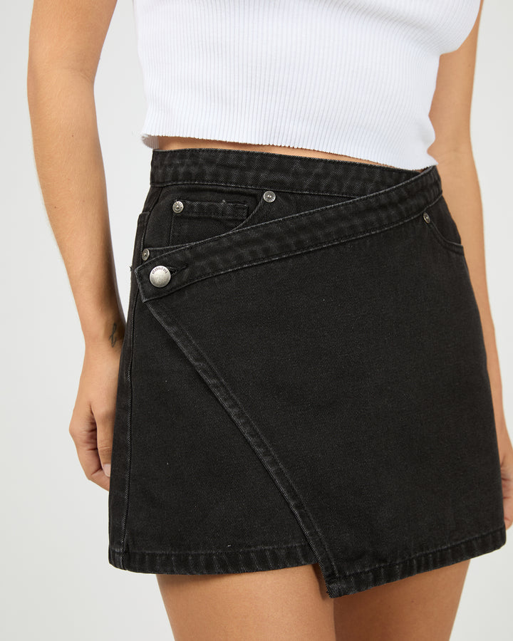 Lenni Mini Skort Washed Black