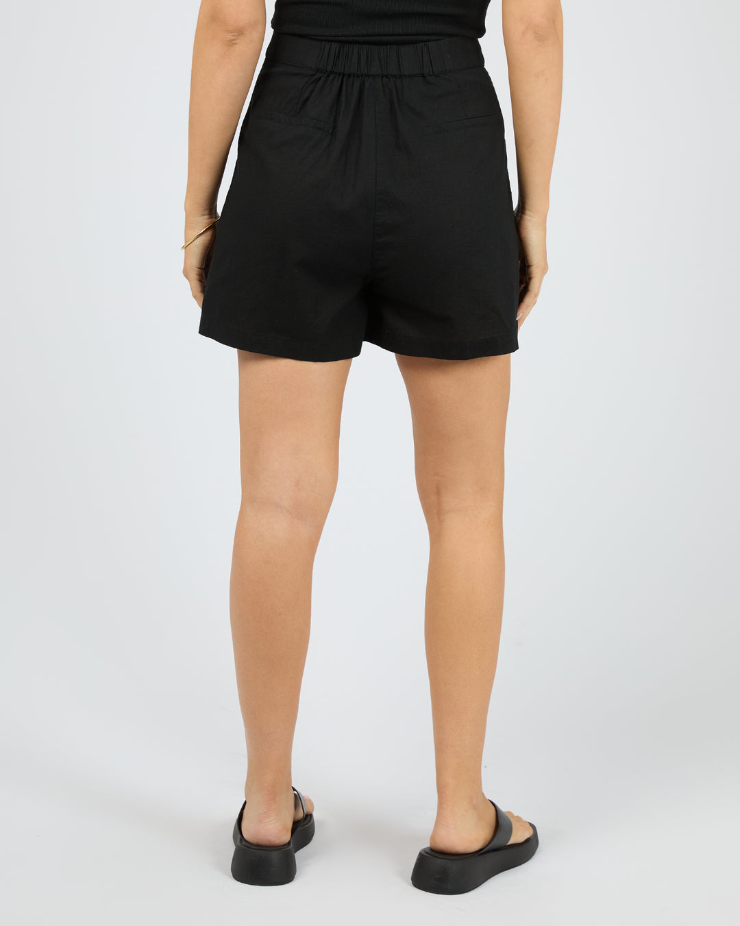 Essential Bermuda Short Black