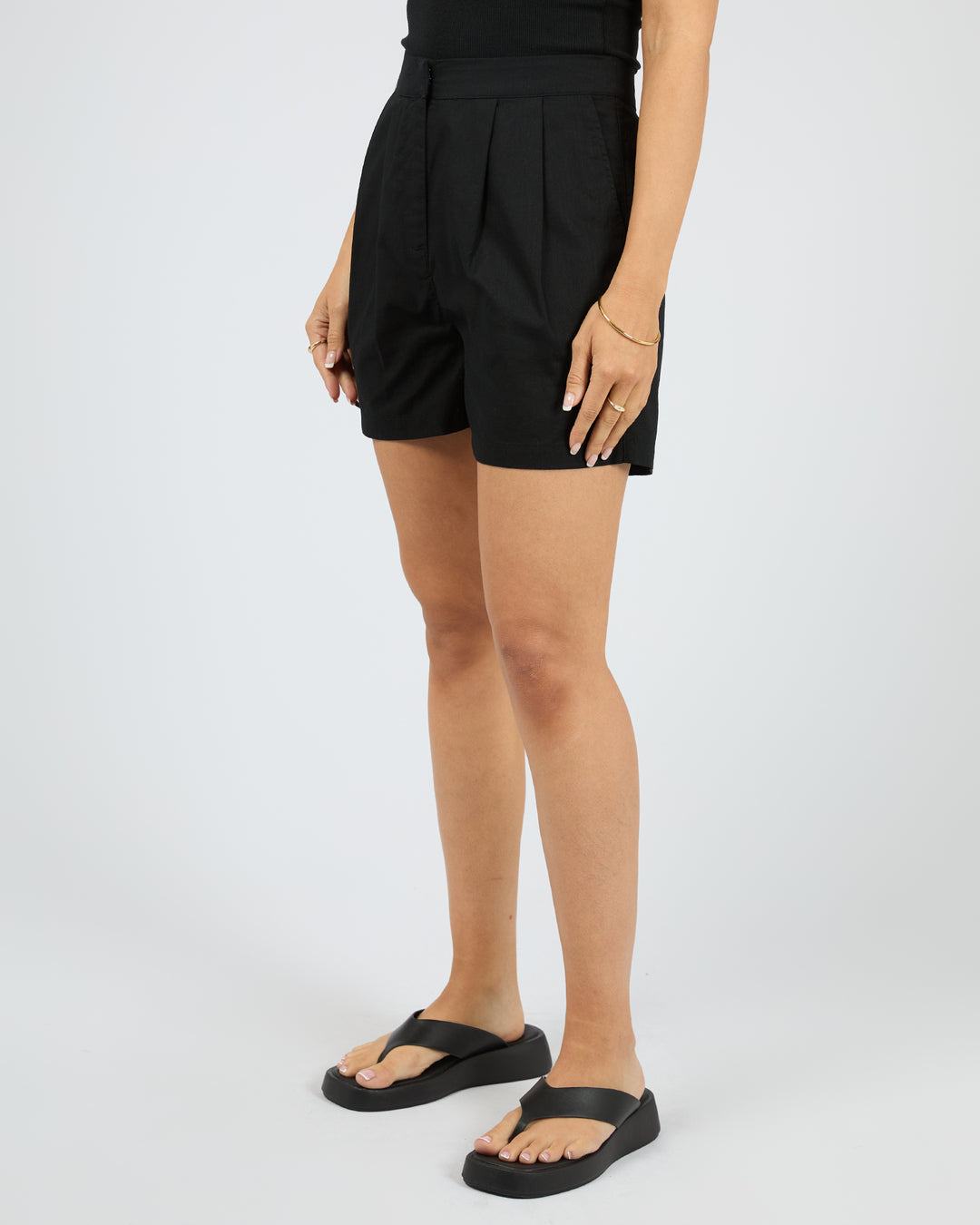 Essential Bermuda Short Black