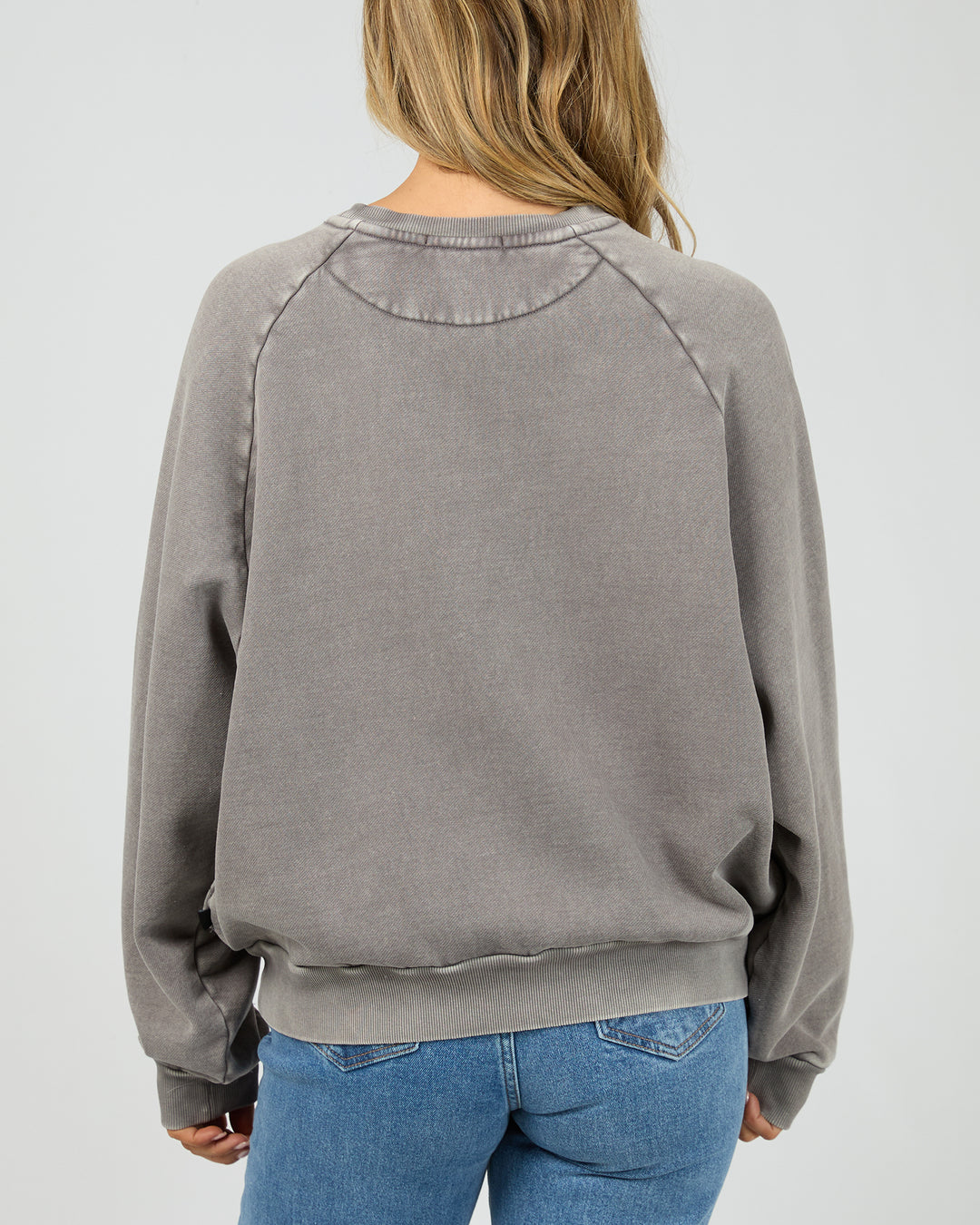 Aae Vintage Raglan Crew Charcoal