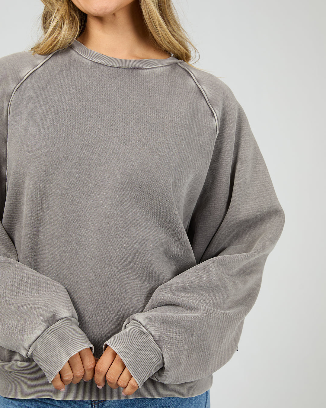 Aae Vintage Raglan Crew Charcoal