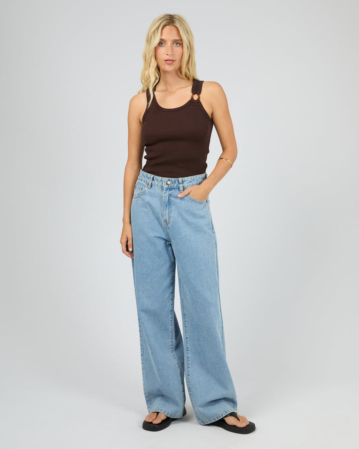 Aae Feature Tank Brown