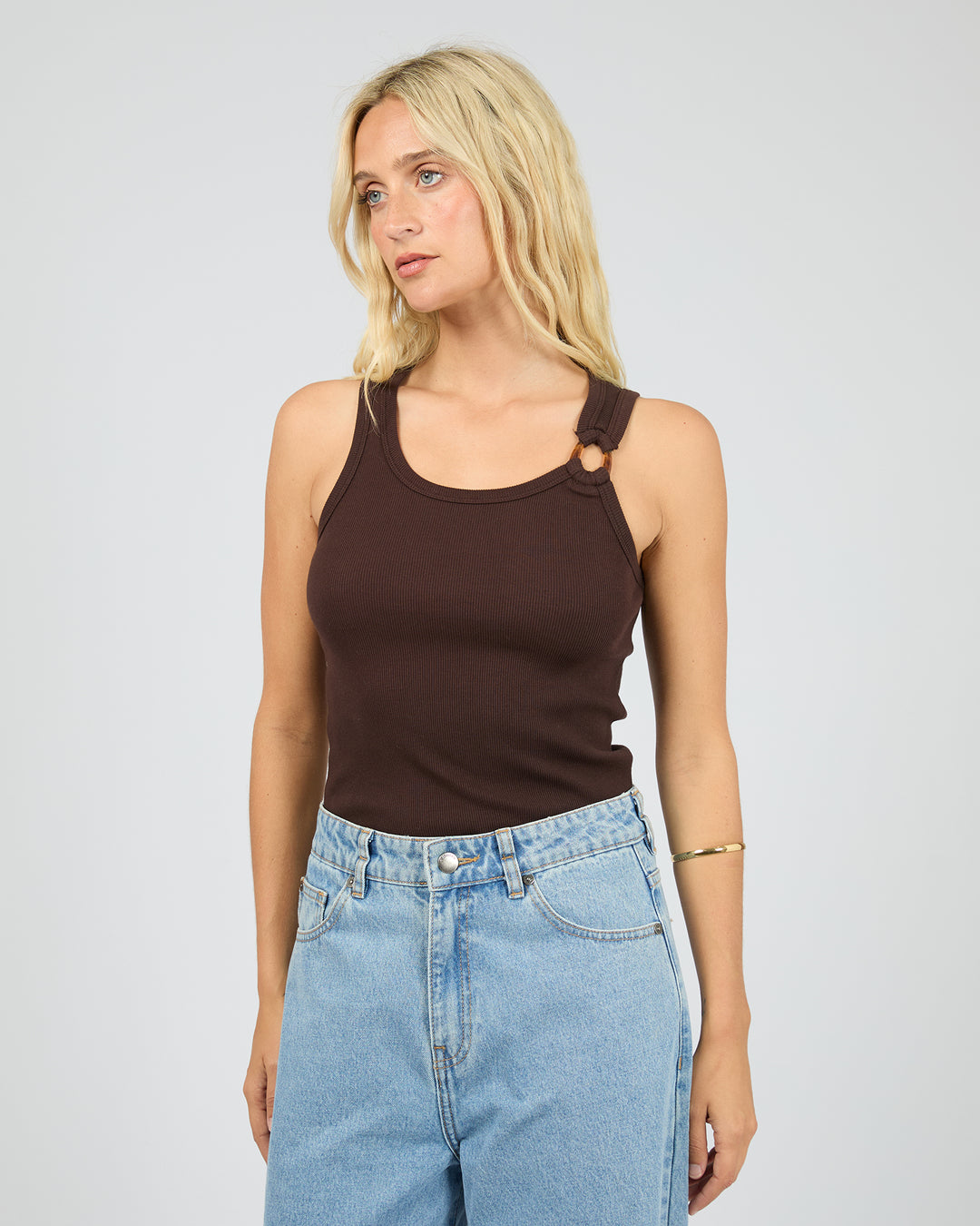 Aae Feature Tank Brown