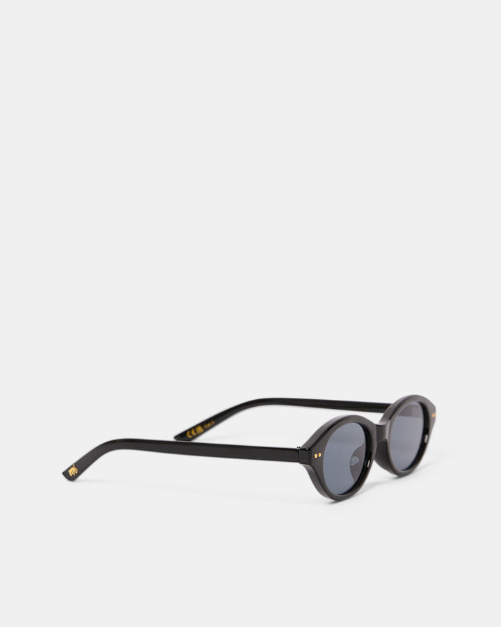 Alva Sunglasses Black/Smoke