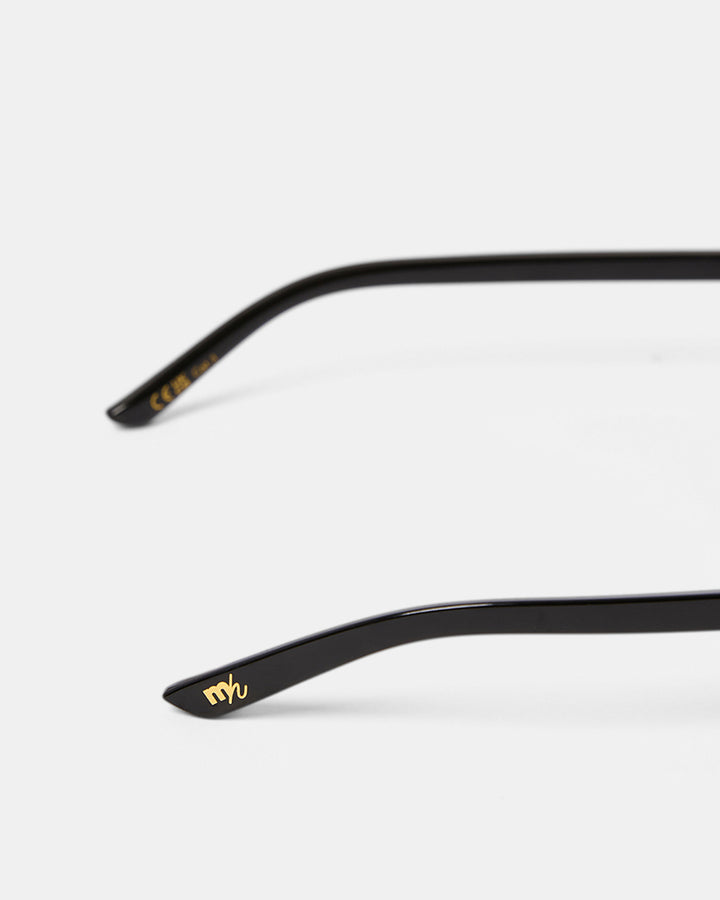 Alva Sunglasses Black/Smoke