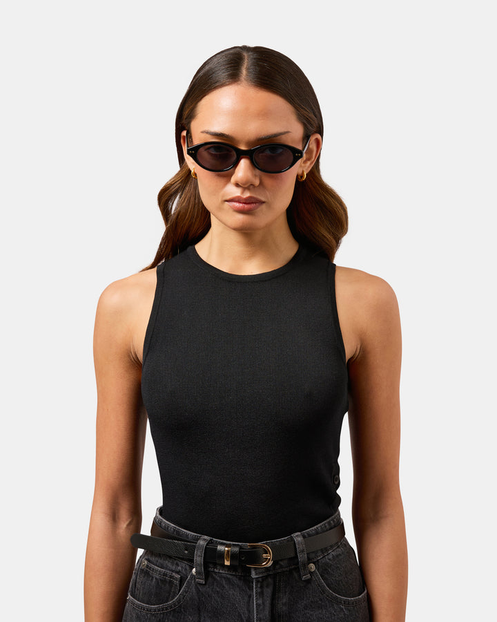 Alva Sunglasses Black/Smoke