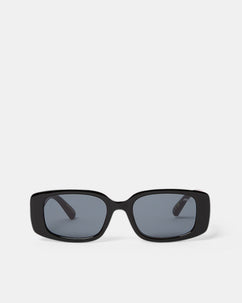 Freja Sunglasses Black/Smoke