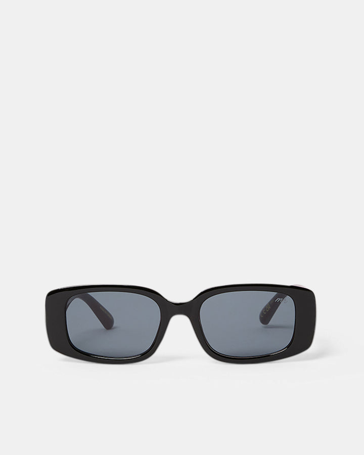 Freja Sunglasses Black/Smoke